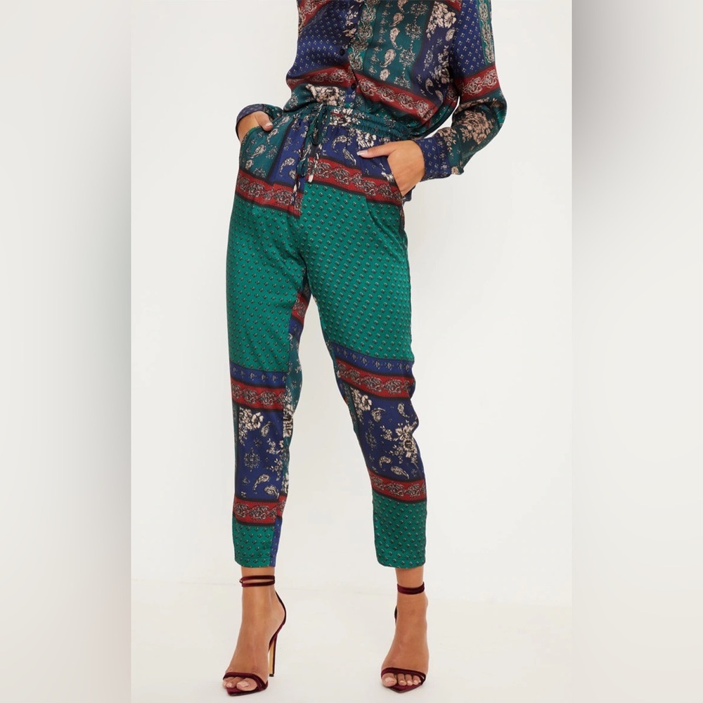 PrettyLittleThing Paisley Print Silky Joggers